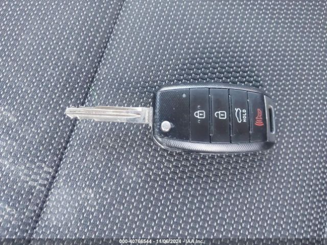3KPFK4A70JE271527 KIA FORTE LX