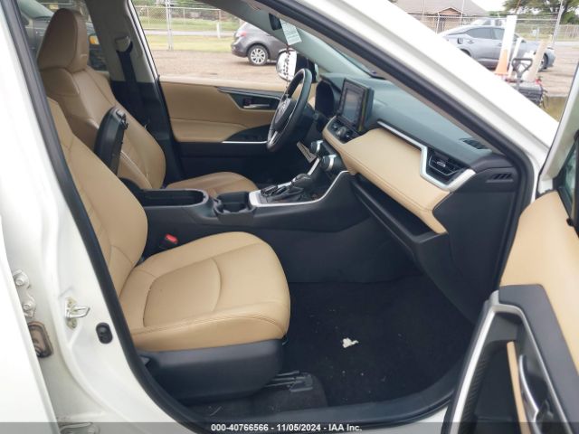 2T3C1RFV6KC024692 Toyota Rav4 Xle Premium
