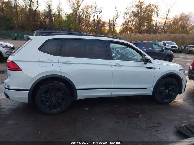 3VV8B7AX4NM138597 Volkswagen Tiguan 2.0t Se R-line Black