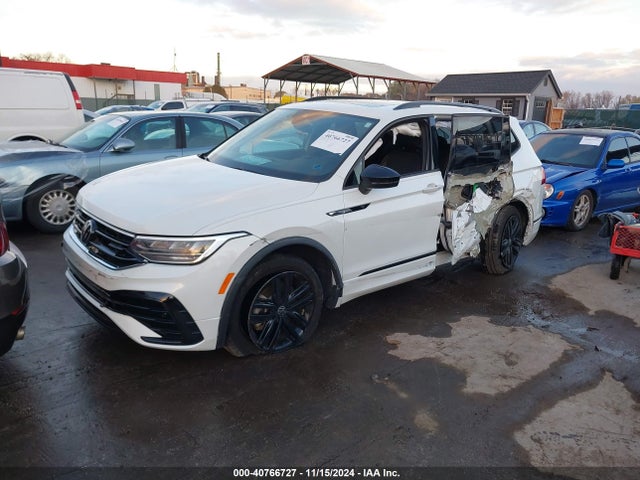 3VV8B7AX4NM138597 Volkswagen Tiguan 2.0t Se R-line Black