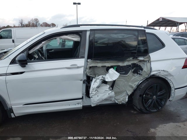 3VV8B7AX4NM138597 Volkswagen Tiguan 2.0t Se R-line Black