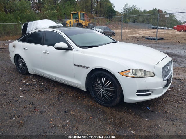 2011 JAGUAR XJ SAJWA1CB4BLV12762 Photo 0