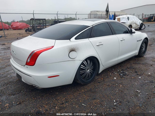 2011 JAGUAR XJ SAJWA1CB4BLV12762 Photo 3