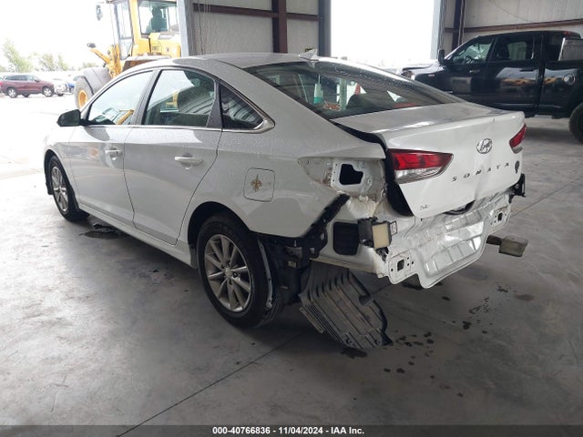 Hyundai SONATA SE 2019 5NPE24AF3KH811856 Image 3