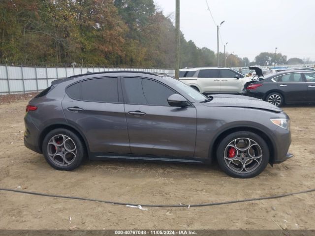 ZASFAKNN1J7B76627 Alfa Romeo Stelvio Ti Sport Awd