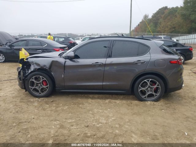ZASFAKNN1J7B76627 Alfa Romeo Stelvio Ti Sport Awd