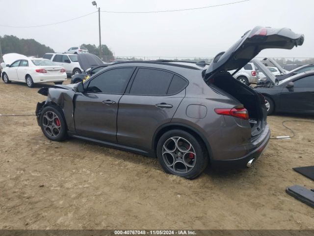 ZASFAKNN1J7B76627 Alfa Romeo Stelvio Ti Sport Awd