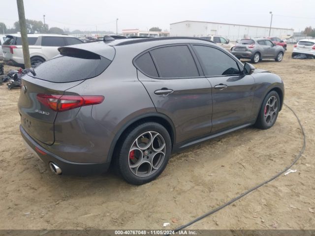 ZASFAKNN1J7B76627 Alfa Romeo Stelvio Ti Sport Awd
