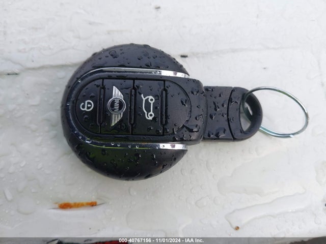 2016 MINI CLUBMAN WMWLN5C5XG2E06823 Photo 10