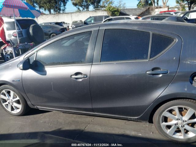 JTDKDTB36F1090232 Toyota Prius C Four