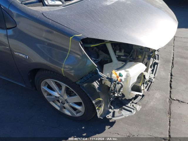JTDKDTB36F1090232 Toyota Prius C Four