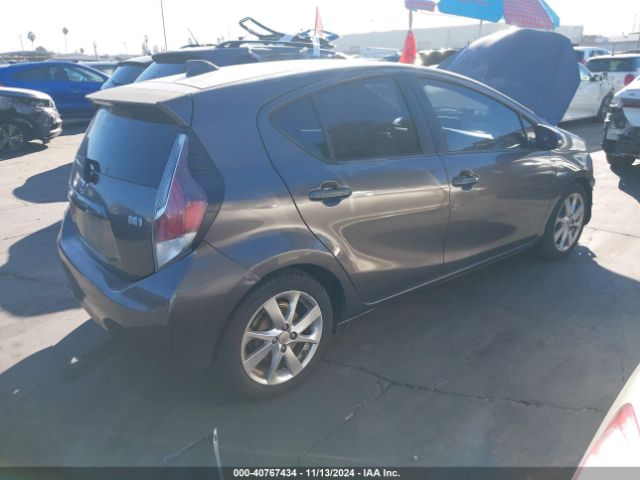 JTDKDTB36F1090232 Toyota Prius C Four