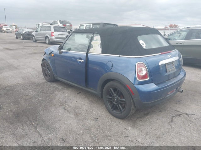 2013 MINI CONVERTIBLE WMWZN3C53DT135556 Photo 2