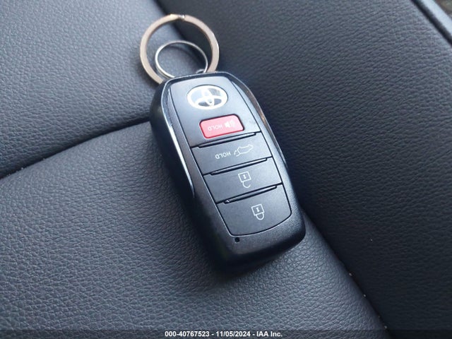 7MUDAABG3RV103279 Toyota Corolla Cross Xle