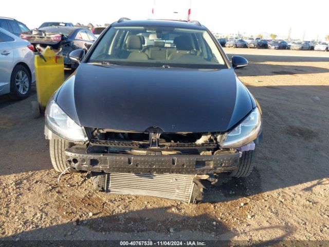 3VW717AU4JM766119 Volkswagen Golf Sportwagen Tsi S