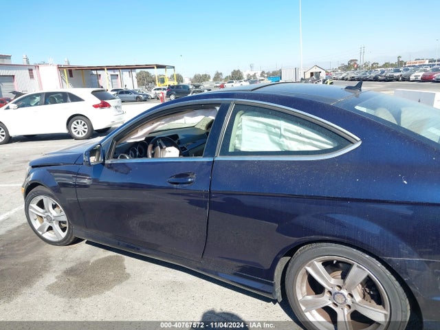 Mercedes-Benz C 250 2015 WDDGJ4HB7FG402631 Image 14