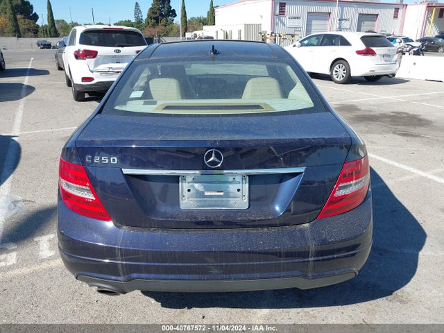 Mercedes-Benz C 250 2015 WDDGJ4HB7FG402631 Image 16