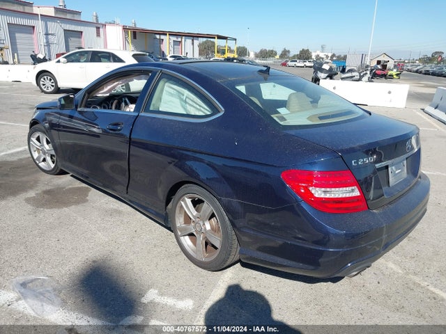 Mercedes-Benz C 250 2015 WDDGJ4HB7FG402631 Image 3