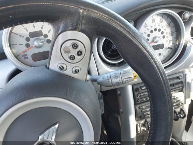 2006 MINI COOPER HARDTOP WMWRC33586TK70363 Photo 6