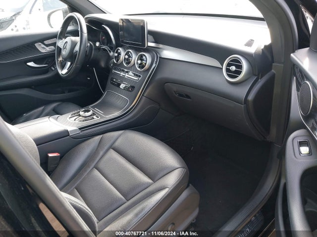 WDC0G4JB2HV009035 Mercedes-Benz GLC 300