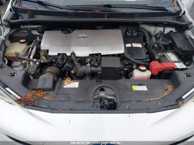 JTDKARFU3G3001527 Toyota Prius Three