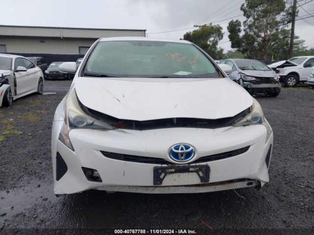 JTDKARFU3G3001527 Toyota Prius Three