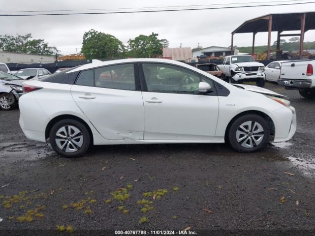 JTDKARFU3G3001527 Toyota Prius Three