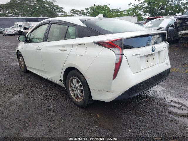 JTDKARFU3G3001527 Toyota Prius Three