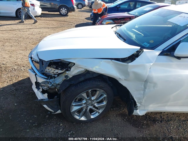 Honda ACCORD LX 2018 1HGCV1F16JA054999 Image 16