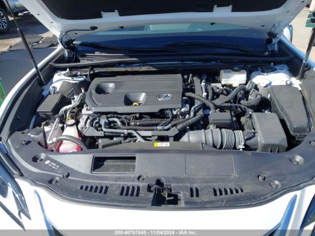 58ADA1C12PU031623 Lexus ES 300H