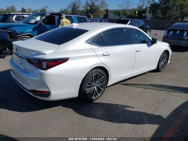 58ADA1C12PU031623 Lexus ES 300H