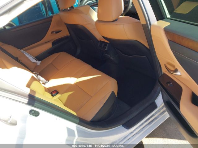 58ADA1C12PU031623 Lexus ES 300H