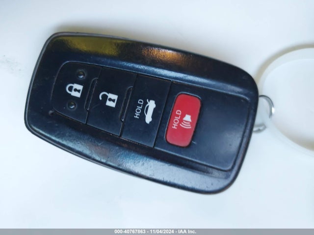 4T1B21HK6KU512111 Toyota Camry Hybrid Se