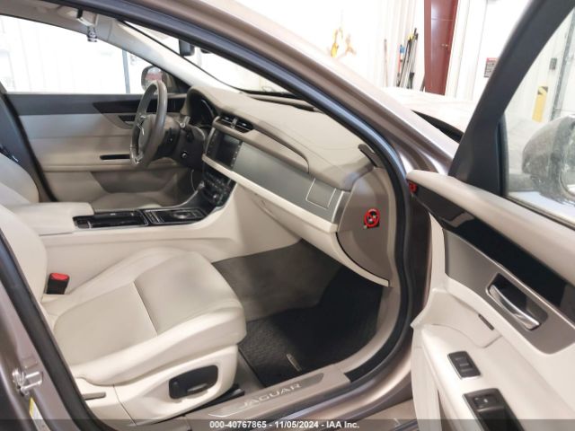 SAJBD4BV4GCY19889 Jaguar Xf 35t Premium