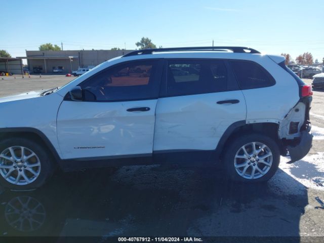 1C4PJLABXGW243884 Jeep Cherokee Sport