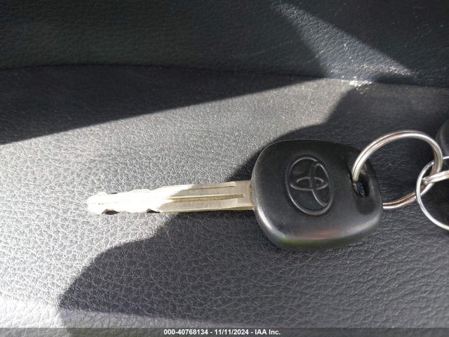 5TFHY5F11GX500551 Toyota Tundra Limited 5.7l V8