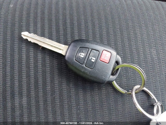 Toyota RAV4 LE 2016 2T3BFREV3GW481318 Image 11