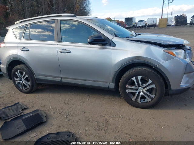 Toyota RAV4 LE 2016 2T3BFREV3GW481318 Image 13