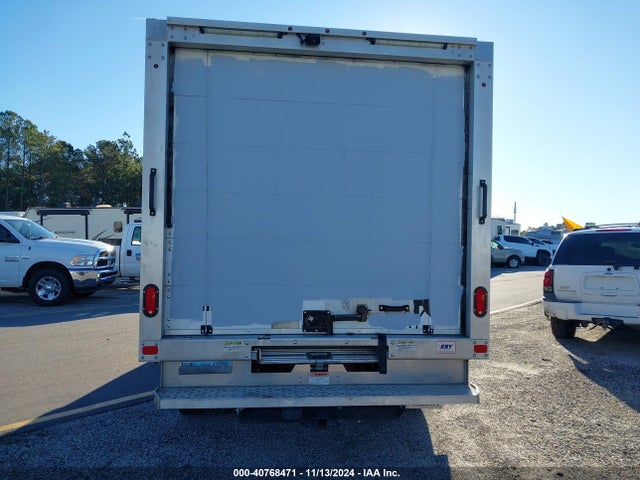 Ford Transit-350 Cab 2018 1FDBF8ZM7JKA99705 Image 16