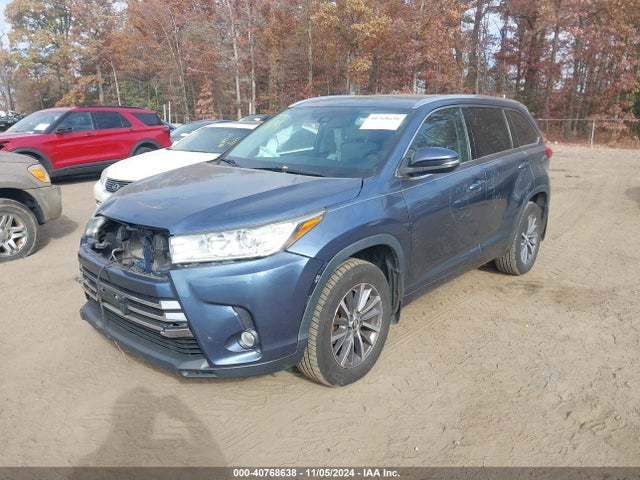 Toyota Highlander Xle 2018 5TDJZRFH3JS857696 Image 2