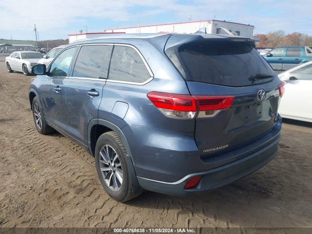Toyota Highlander Xle 2018 5TDJZRFH3JS857696 Image 3