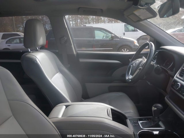 Toyota Highlander Xle 2018 5TDJZRFH3JS857696 Image 5