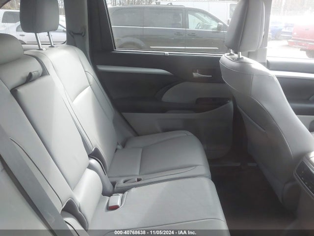 Toyota Highlander Xle 2018 5TDJZRFH3JS857696 Image 8