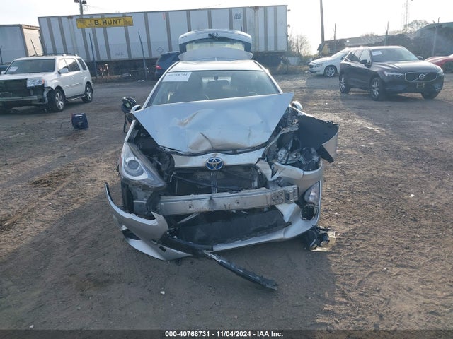 JTDKDTB32F1099381 Toyota Prius C Two