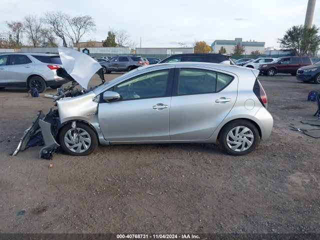 Toyota Prius C Two 2015 JTDKDTB32F1099381 Image 14