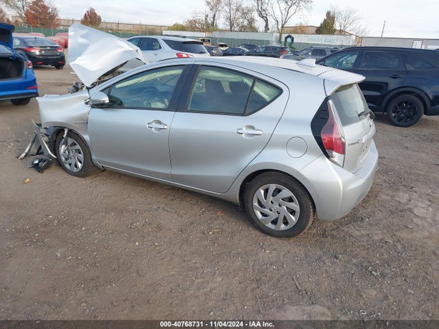 JTDKDTB32F1099381 Toyota Prius C Two