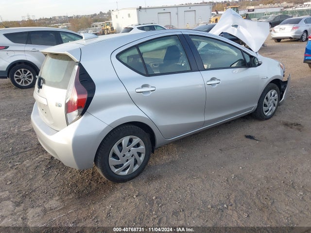 JTDKDTB32F1099381 Toyota Prius C Two