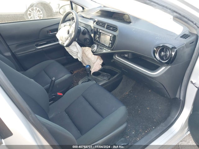JTDKDTB32F1099381 Toyota Prius C Two