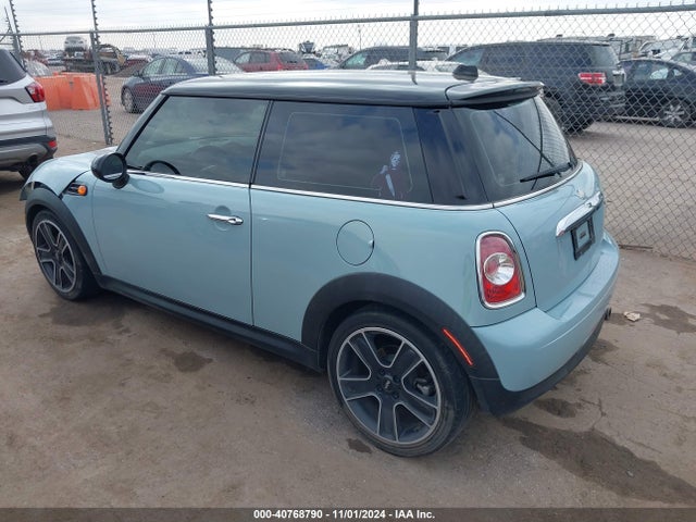 2013 MINI HARDTOP WMWSU3C56DT689016 Photo 2