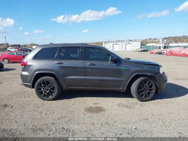 1C4RJFAGXJC259050 Jeep Grand Cherokee Altitude 4x4
